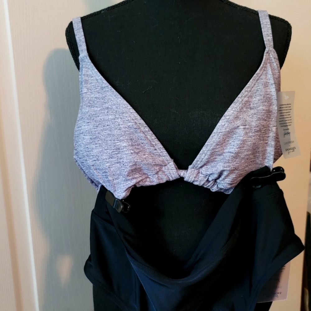 Sz 20 Top and Bottoms